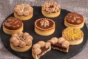 Tarteletter med choklad &amp;amp; nötter. 